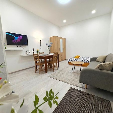 Central Private Apartment-7Pax Budapeste Exterior foto