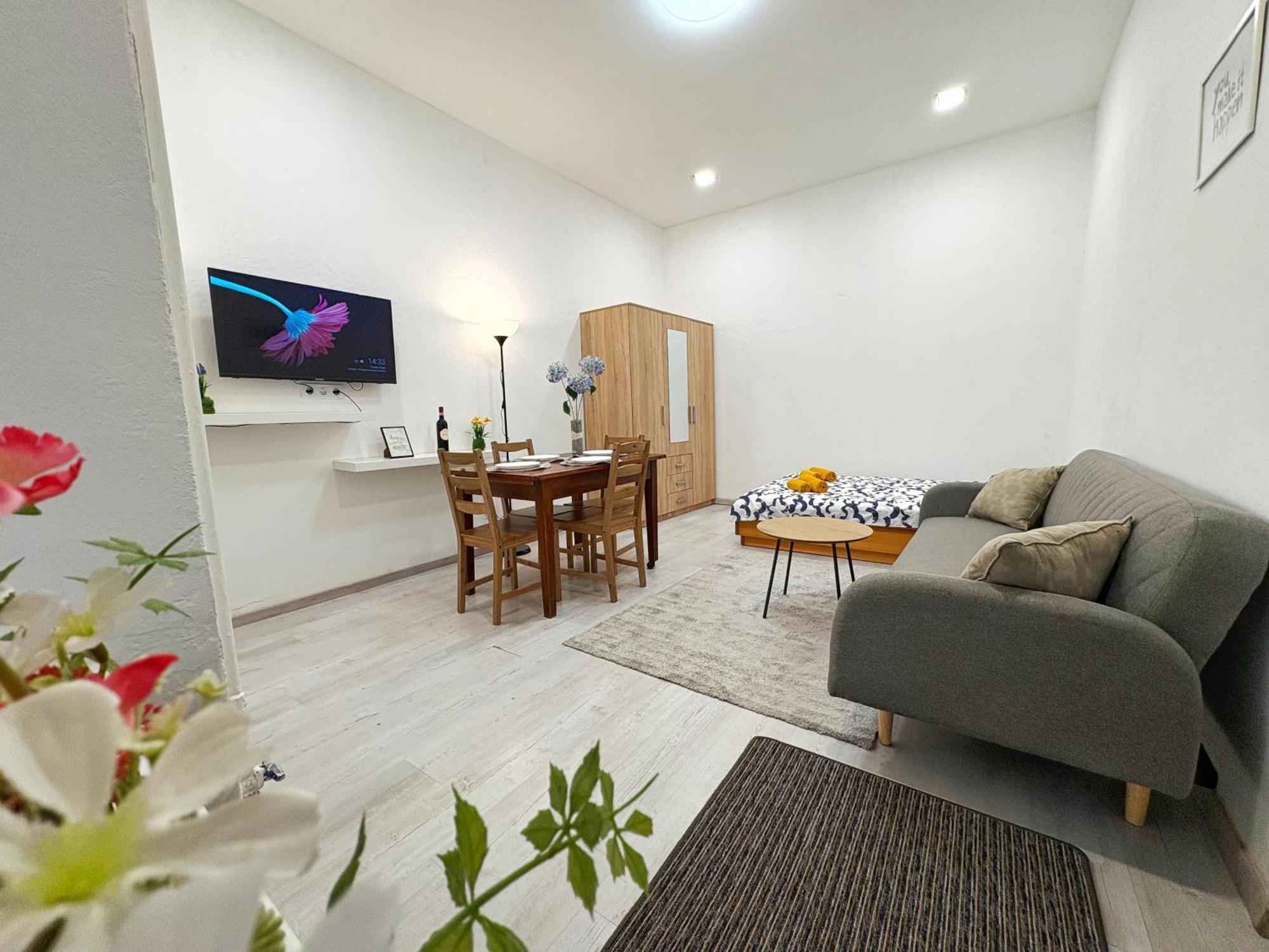 Central Private Apartment-7Pax Budapeste Exterior foto