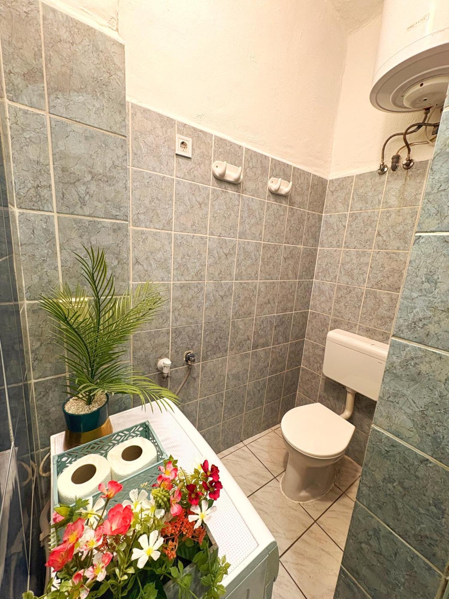 Central Private Apartment-7Pax Budapeste Exterior foto